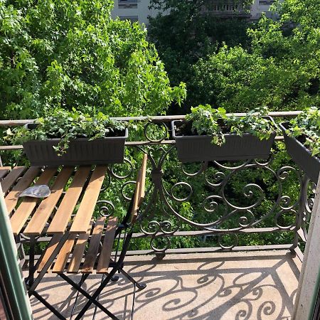 Casa Alberto Da Giussano, Elegante Bilocale In Centro Con Balcone Sul Parco Milano Eksteriør billede