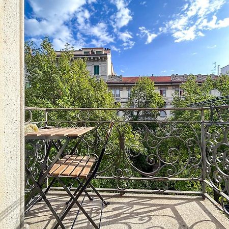 Casa Alberto Da Giussano, Elegante Bilocale In Centro Con Balcone Sul Parco Milano Eksteriør billede