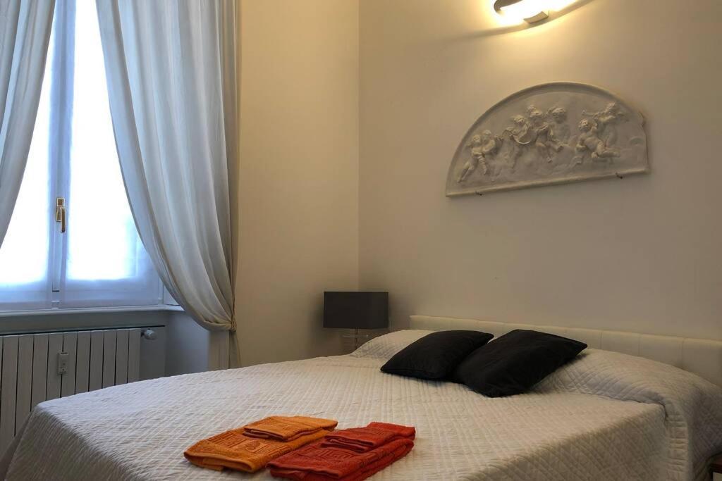 Casa Alberto Da Giussano, Elegante Bilocale In Centro Con Balcone Sul Parco Milano Eksteriør billede