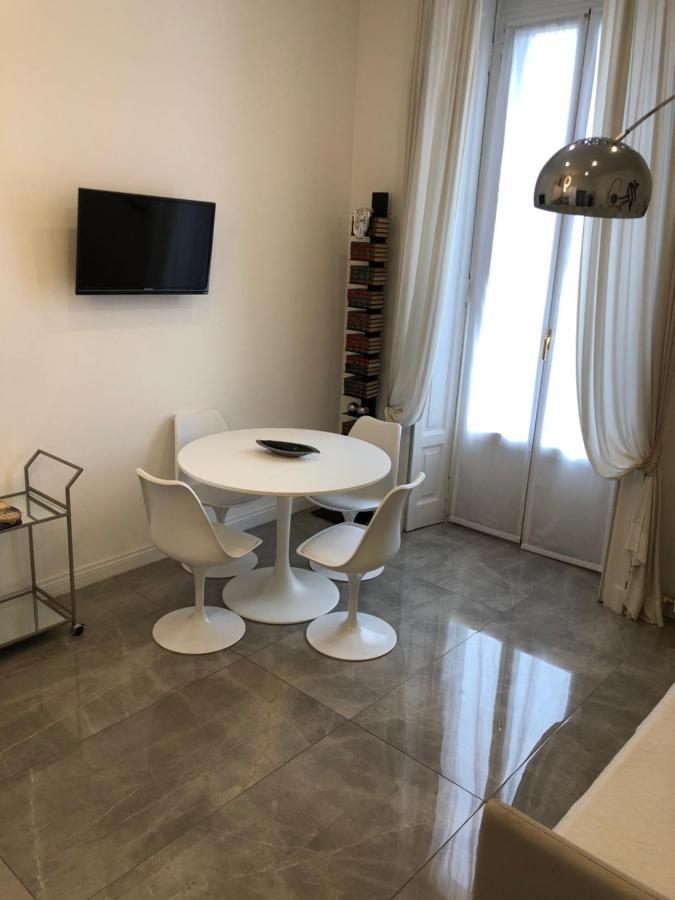 Casa Alberto Da Giussano, Elegante Bilocale In Centro Con Balcone Sul Parco Milano Eksteriør billede
