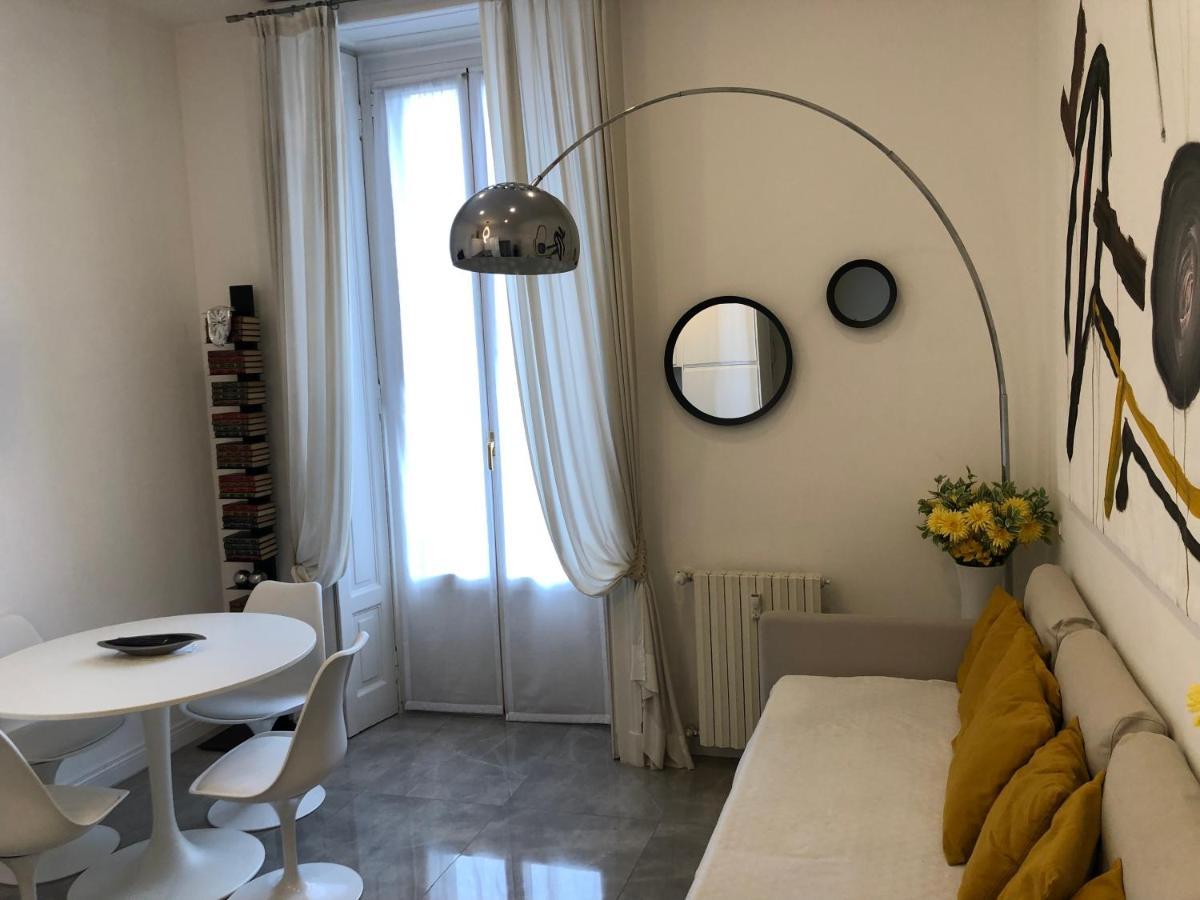 Casa Alberto Da Giussano, Elegante Bilocale In Centro Con Balcone Sul Parco Milano Eksteriør billede