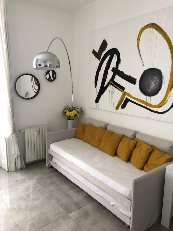 Casa Alberto Da Giussano, Elegante Bilocale In Centro Con Balcone Sul Parco Milano Eksteriør billede