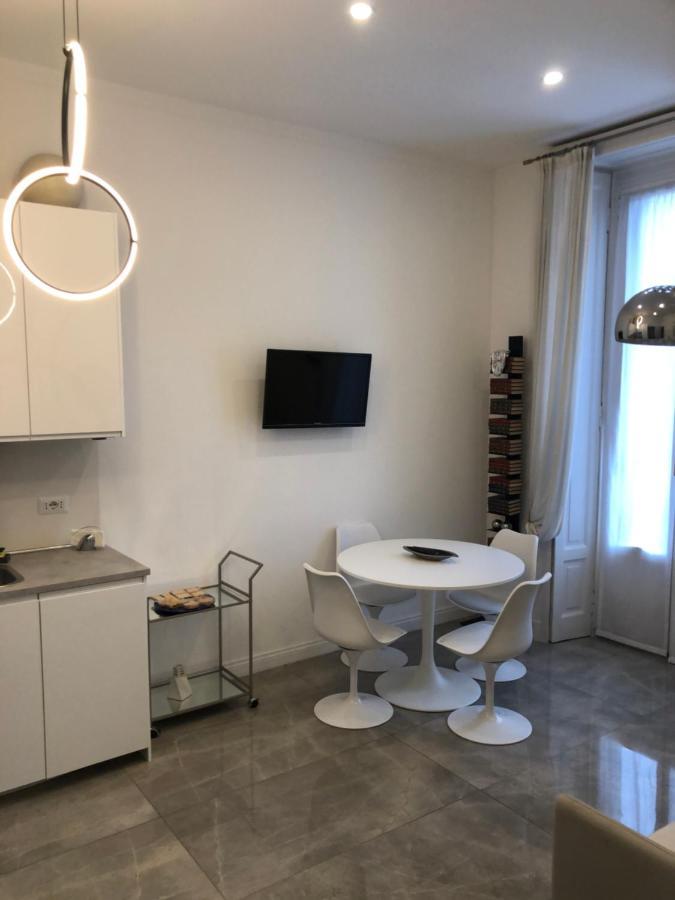 Casa Alberto Da Giussano, Elegante Bilocale In Centro Con Balcone Sul Parco Milano Eksteriør billede