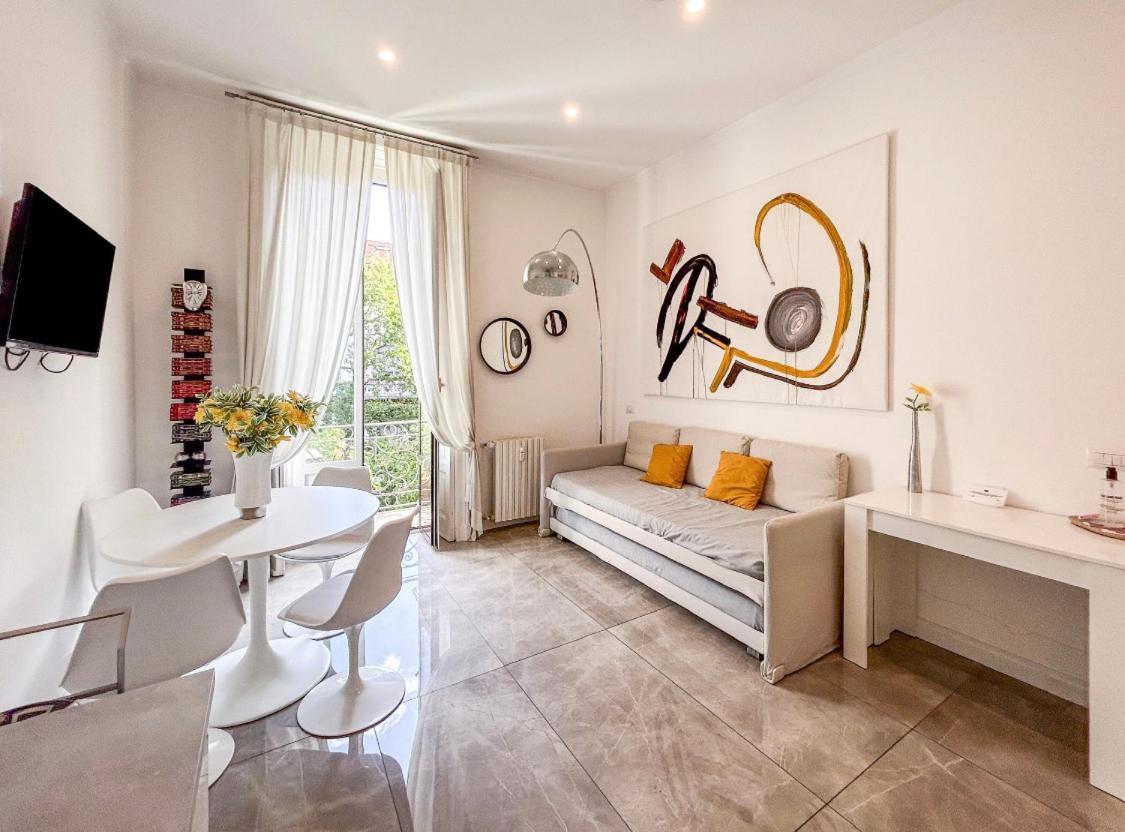 Casa Alberto Da Giussano, Elegante Bilocale In Centro Con Balcone Sul Parco Milano Eksteriør billede